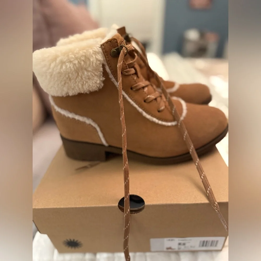 NIB UGG Brodie Fur Winter Boots